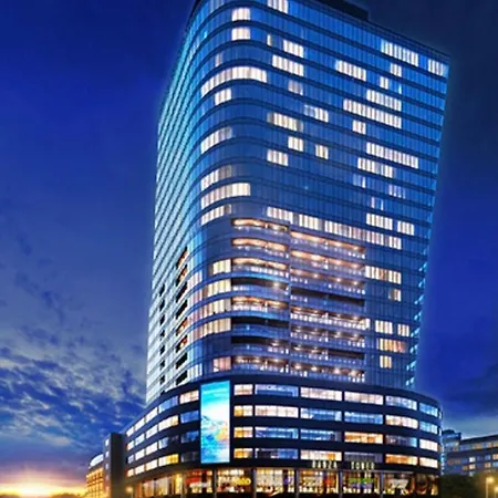 Hanza Tower Sky 22 Pool & Jacussi