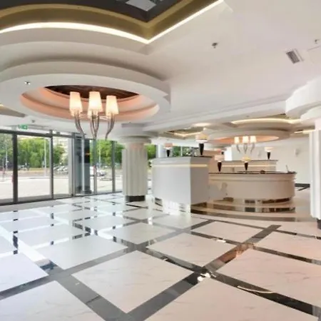 Hanza Tower Sky 22 Pool & Jacussi